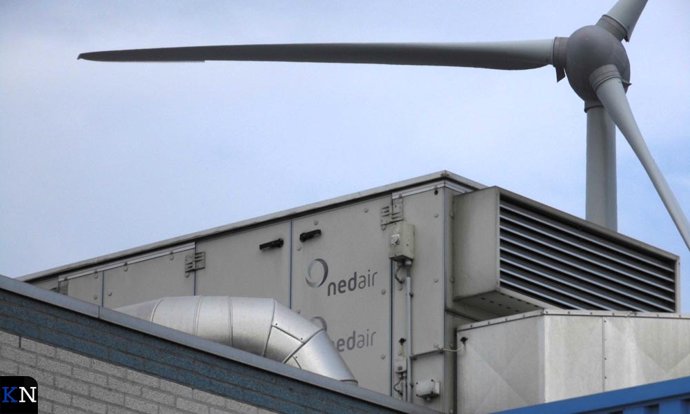 Een oud luchtbehandelingssysteem op het dak van Ned Air zelf.
