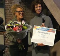 Stadsdichteres wint Kamper Kunstprijs 2019 (video)