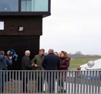 Koning Willem-Alexander opent waterweg èn Scheeresluis (video)