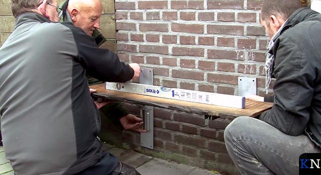 Babbelbankje nieuwe toepassing hout oude Stadsbrug (video)
