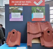 Expostand ’Natuurinclusief bouwen’ prijkt in hal Kamper Stadhuis