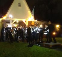 Broederband herstelt traditie kerstsamenzang in ere