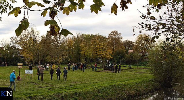 Voedselpark van start en bomen geplant (video)