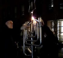 Jaarlijkse Chanoekaviering keert terug naar voormalige synagoge (video)