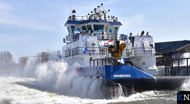 Zeegaande Pusher Tug te water bij scheepswerf Thecla Bodewes (video)