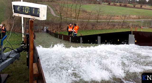 IJsseldijk beproefd door waterschap (video)