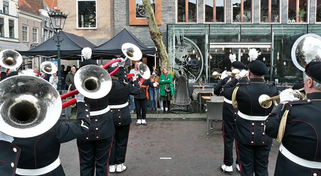 Wisseling van de wacht aan de Plantage