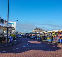 Wijkwethouder Koelewijn redt paasmarkt De Heugte