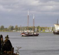 Handel en wandel vijf Kamper families middelpunt in ’Kampen over Zee’ (video)