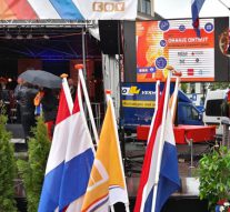 Ondanks wind en regen geslaagde Koningsdag (video)