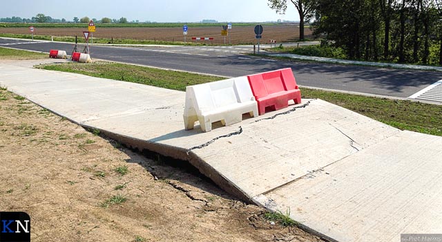 Nieuw fietspad Kamperstraatweg verzakt door betonbreuk