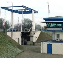 Roggebotsluis wordt vervangen door brug