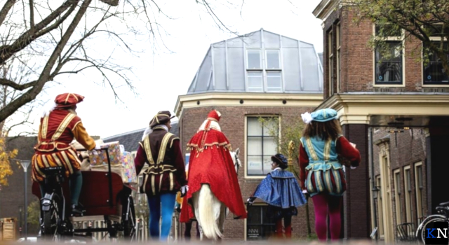 Sinterklaasintocht IJsselmuiden in nieuwe mijter gestoken