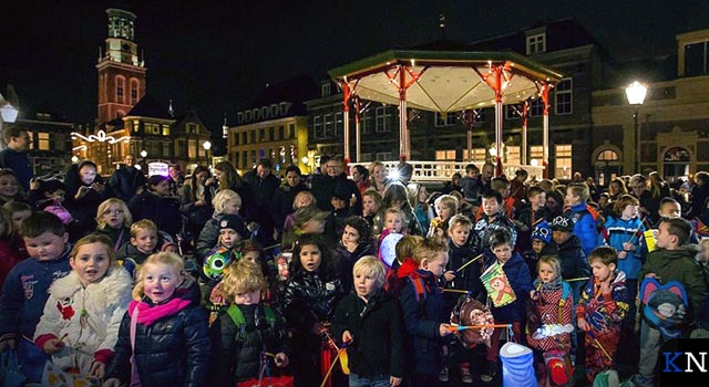 Sint Maarten vieren met rondgang langs Burgel