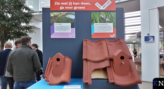 Expostand ’Natuurinclusief bouwen’ prijkt in hal Kamper Stadhuis