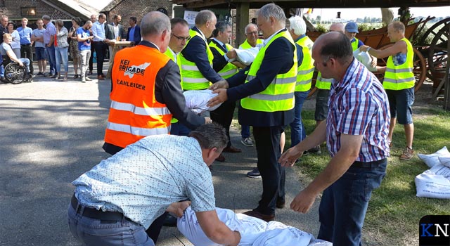 Dijken Kampereilanden versterkt: KEI-brigade opgeheven