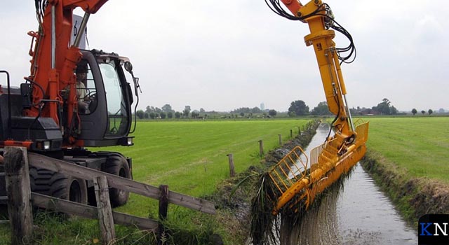 Droogte maant tot eerder maaien watergangen (video)